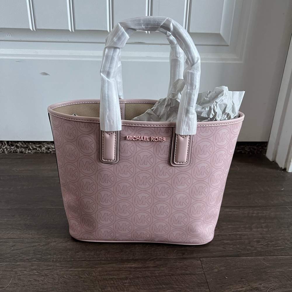 BRAND NEW Michael Kors Handbag